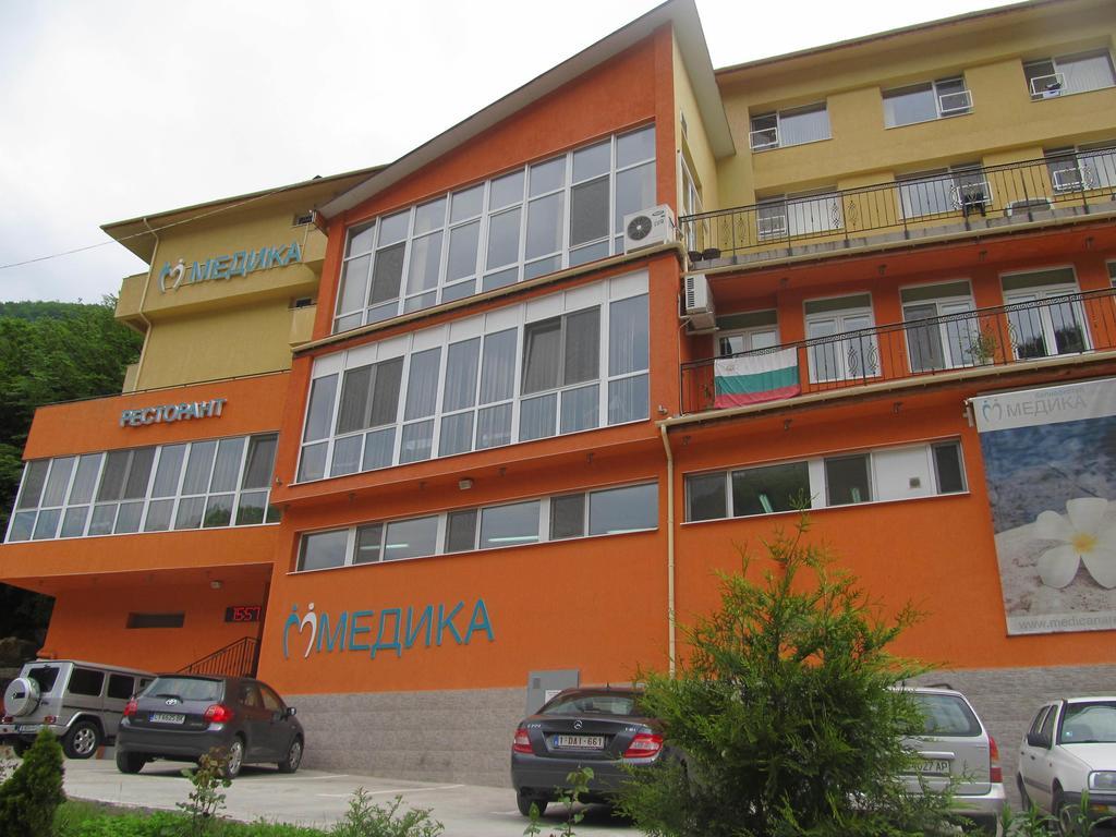 Balneo Comlex Medica Narechen Hotel Narechenski Bani Buitenkant foto